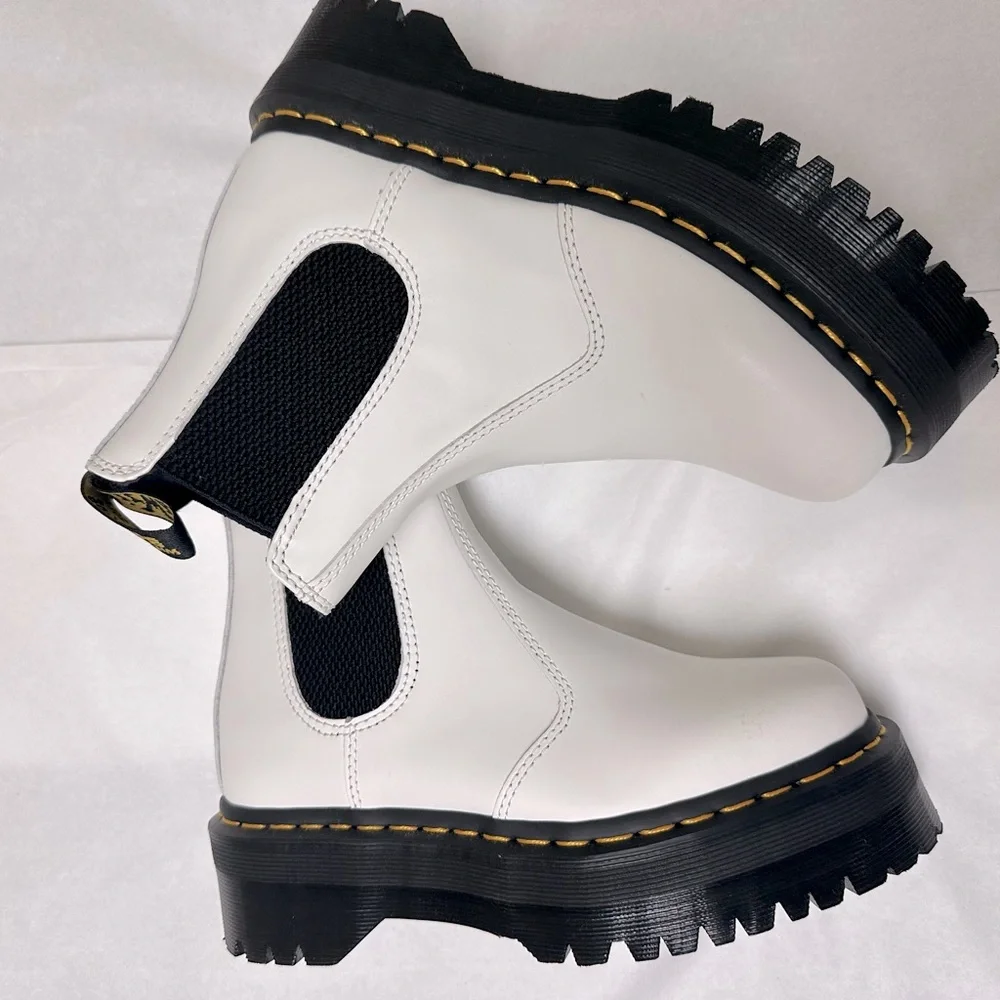 NWOT; Dr. Martens 2976 Quad Arcadia Leather Platform Chelsea Boot🔥